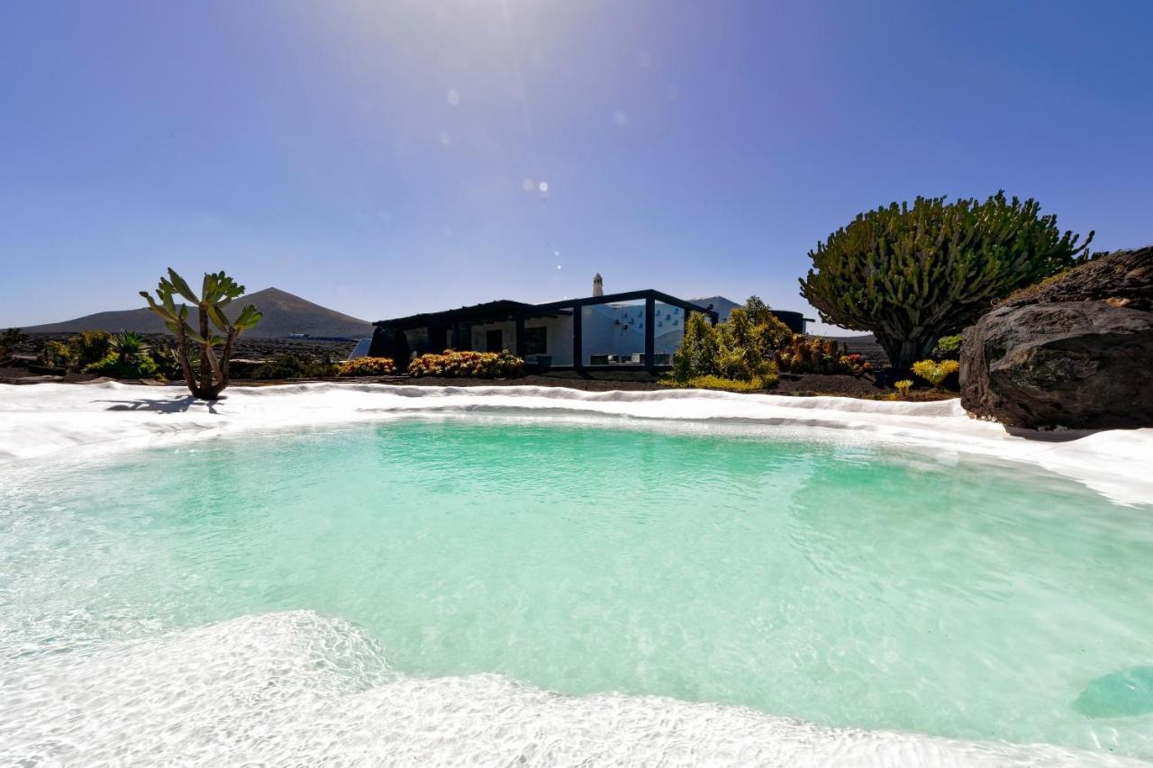 Luxe Ecovilla Listan Uga Екстериор снимка